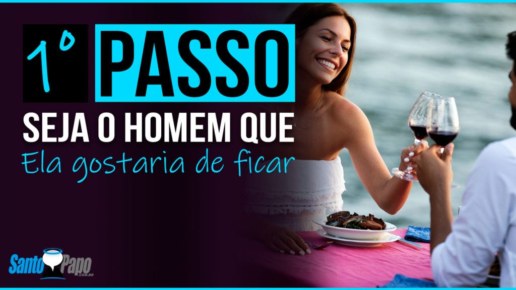Mulher e homem fazendo um encontro a dois na beira da praia com jantar e vinho