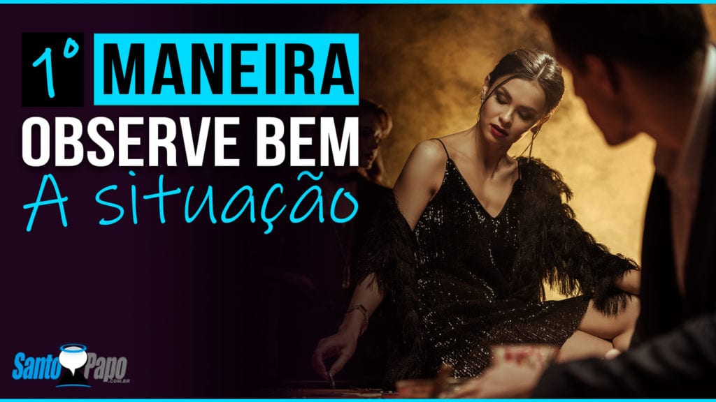 Homem observando mulher no bar durante a noite